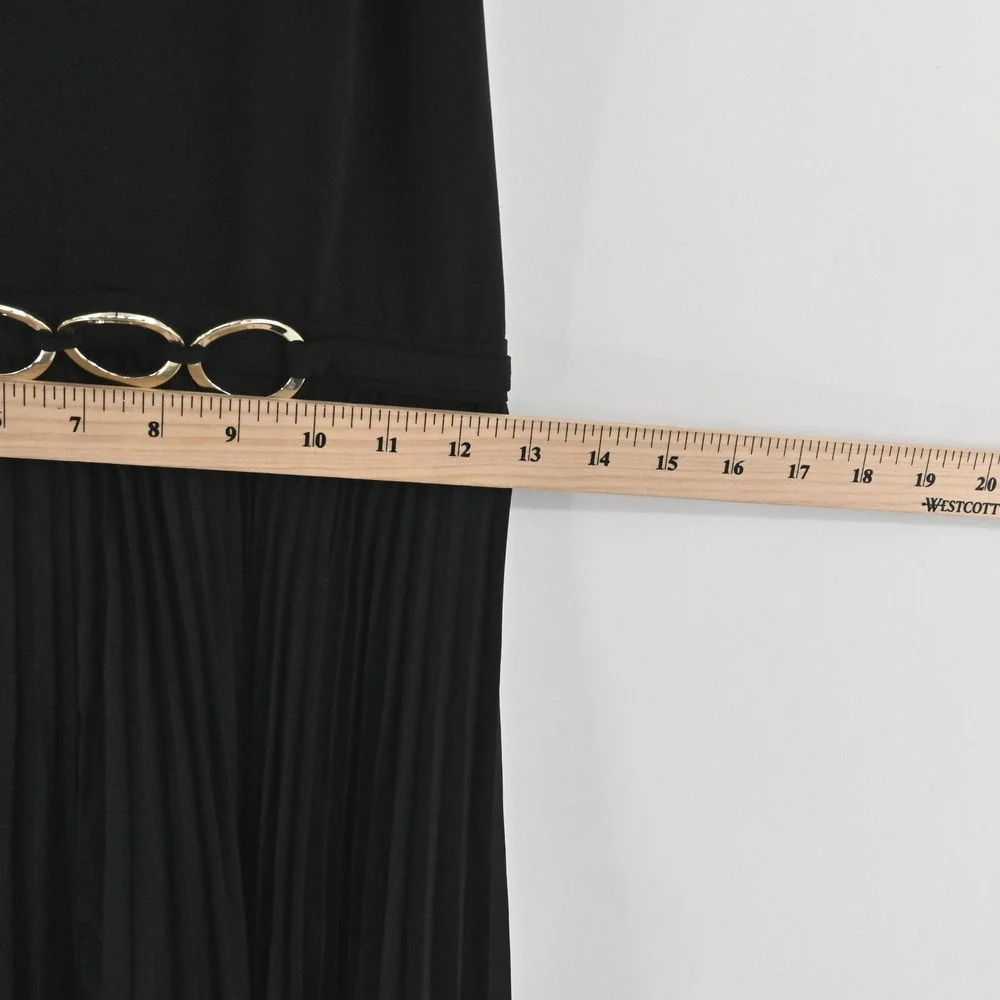 Halston Heritage this elegant